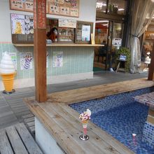 カウンターで注文できます