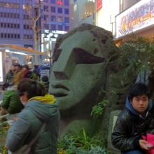 モアイではなくモヤイです