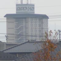 佐野プレミアムアウトレットからも視界性が高い建物です