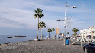 パフォスの海岸の散歩もいい