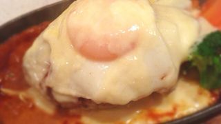 ジュージュー焼けたハンバーグ！