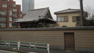 薬研坂沿いにあるお寺