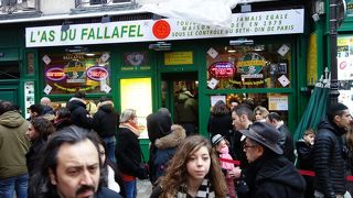 類似店が出現しました。