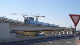 移動するのに便利です。