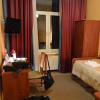 古めだが、その所為か結構落ち着くお部屋であった