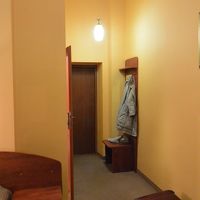 スーツケース広げるのは１人分と思うと、充分な広さ