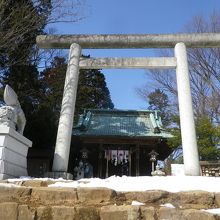 新田神社があります