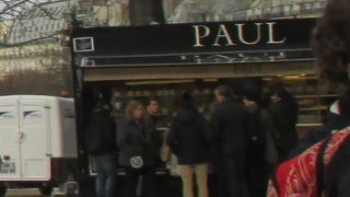 ポール　ルーブル　ナポレオン広場