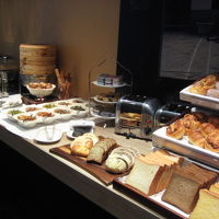 １Fのラウンジでのバイキング