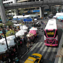 ここの車線だけ通してる