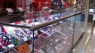 なつかしさも感じるチョコレート屋さんです。
