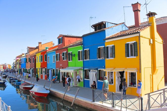 イタリアのカラフルでかわいい街並み フォートラベル