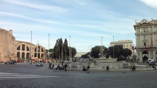 デモ隊のメッカ？