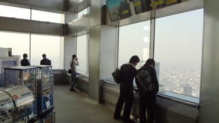 上るなら空気の澄み切った真冬かな