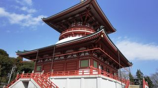 コンクリート時代の巨大な仏塔