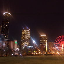 ここから見るアトランタ市街地の夜景は幻想的だと思います