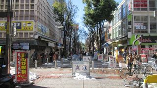 雪の伊勢佐木町商店街