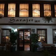 Tiranaで最も確実な地元料理レストラン