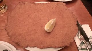シュニッツェルを堪能