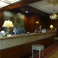 ホテルフロントです