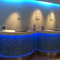 フロントもイメージカラーで綺麗