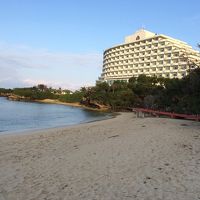 ビーチから見たホテル