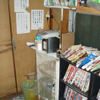 ４階のマンガコーナー？？？　ここでは無線ランが繋がります