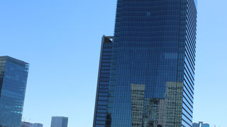 東京中央郵便局を建て替えたビル