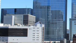 丸の内と着いていますが、八重洲北口前です。