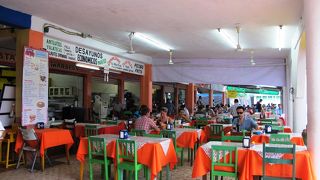 レストランがお勧めのカンクン・セントロの市場、お土産屋さんでは値引き交渉をガンガンしましょう