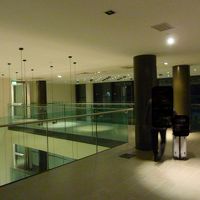 この先にずっと続く廊下と客室