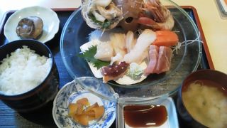 北海道の海の幸が味わえる