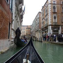 ゴンドラの前方