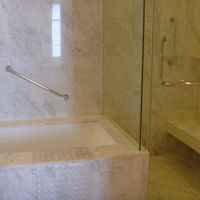 総大理石でアメニティも充実しています。