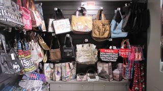 ミュゼ　シティ　カルーゼルルーブルにあるパリのお土産屋さん