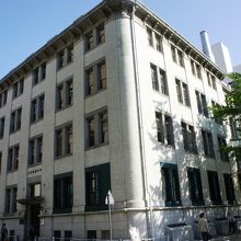 日本初の全鉄筋コンクリート造りなのです