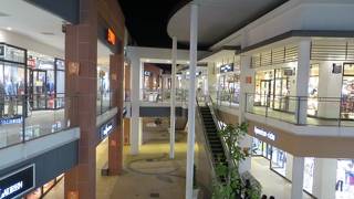 フードコートと、その１階にあるフォレスト・ラウンジが秀逸