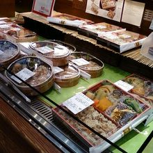 家庭的なお料理もいっぱい。