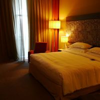 分厚い遮光カーテン