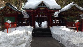 雪景色の箱根神社