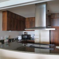 広々としたキッチンに大きな冷蔵庫！