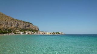 モンデッロ（Mondello)は美しいビーチで優雅に過ごせます♪