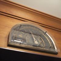 クラシカルなエレベーター