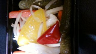 お昼からワインが飲みたくなります。