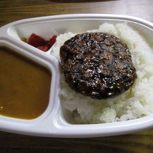 夕食のハンバーグカレー