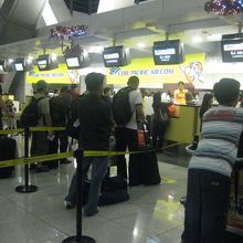 チェックイン列は大概長いんだけど、、