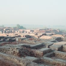 ４０００年以上前の都市遺跡