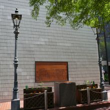 ガス灯由来のモニュメント
