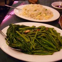 青梗菜の炒めとチャーハン