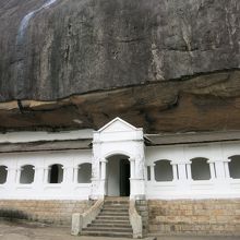 石窟寺院であることが分かります